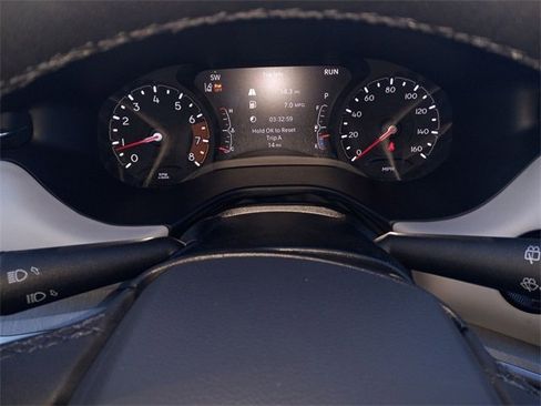 Used 2025 Jeep Compass Limited image 13