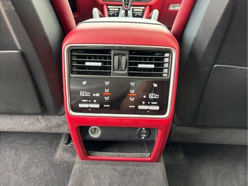 Used 2021 Porsche Cayenne S AWD/4WD image 43