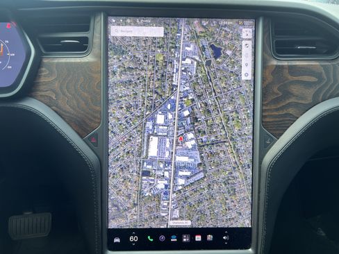 Used 2020 Tesla Model X Long Range AWD/4WD image 24