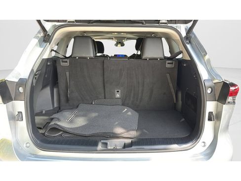 Used 2023 Toyota Highlander XLE FWD image 39
