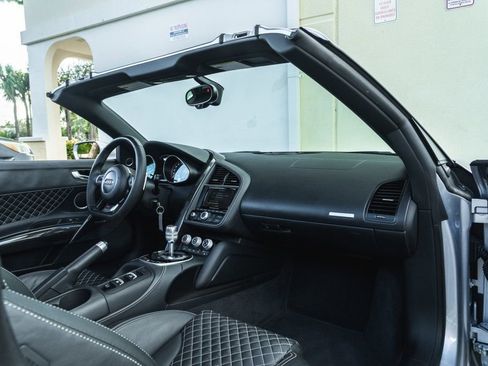 Used 2015 Audi R8 V10 image 23