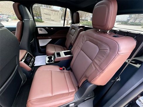 New 2026 Lincoln Aviator Reserve image 23