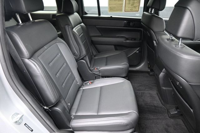 Used 2025 Hyundai Santa Fe Calligraphy AWD/4WD image 24