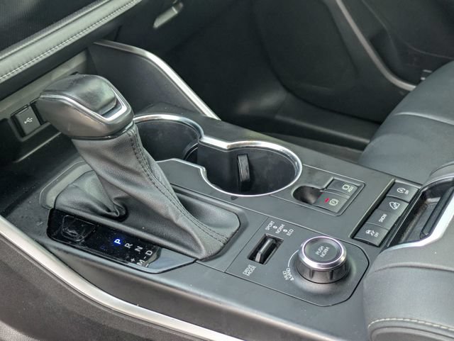 Used 2021 Toyota Highlander XSE AWD/4WD image 19