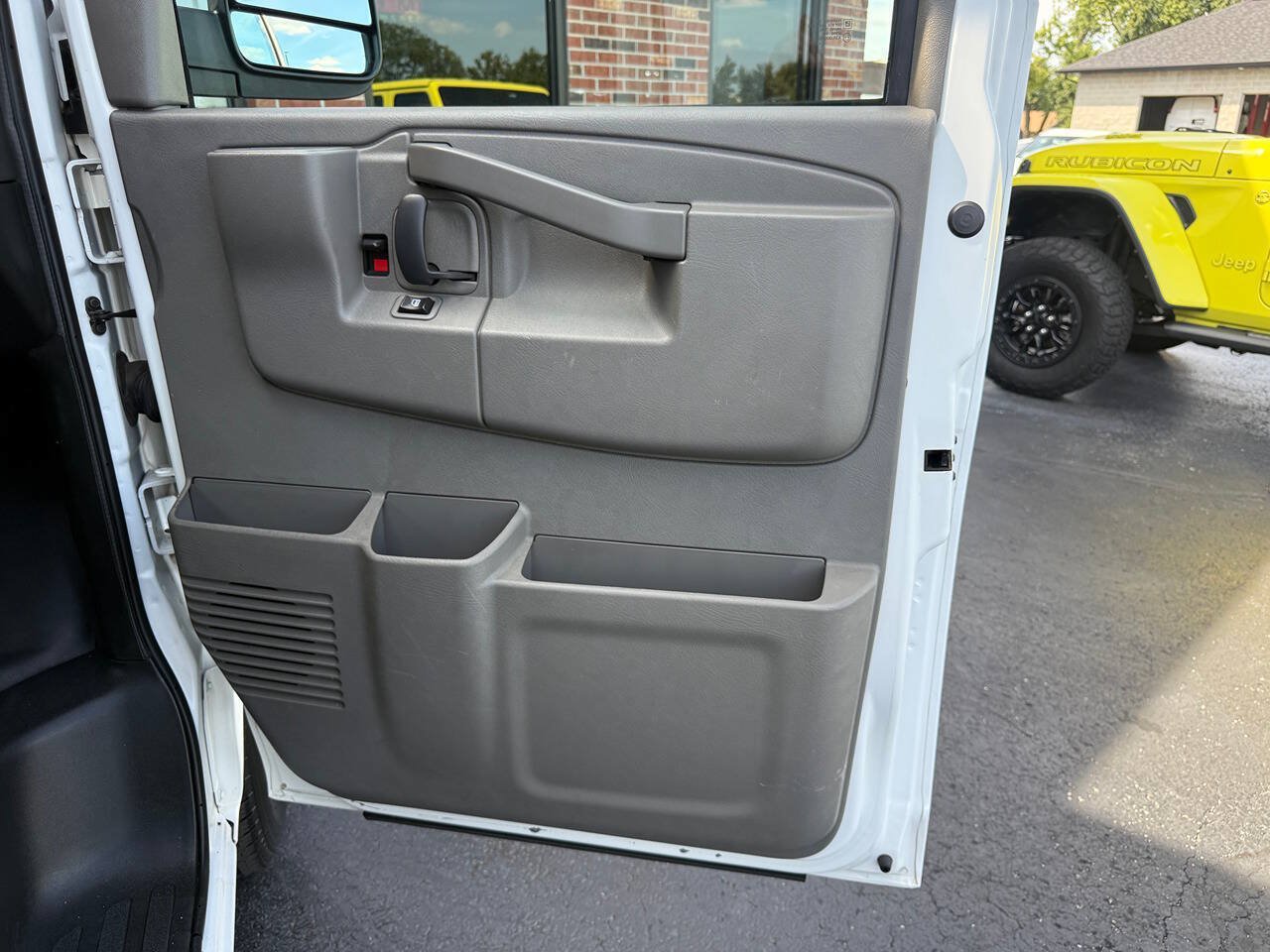 Used 2020 Chevrolet Express 2500 w/ Driver Convenience Package RWD image 19