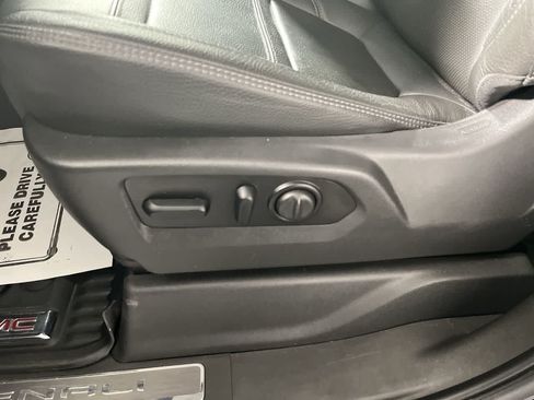 Used 2021 GMC Sierra 1500 Denali w/ Denali Ultimate Package AWD/4WD image 14