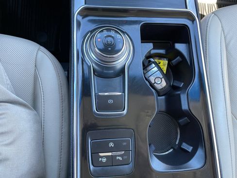 Used 2019 Ford Edge Titanium w/ Equipment Group 301A AWD/4WD image 20