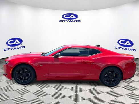 Used 2022 Chevrolet Camaro LT RWD image 7