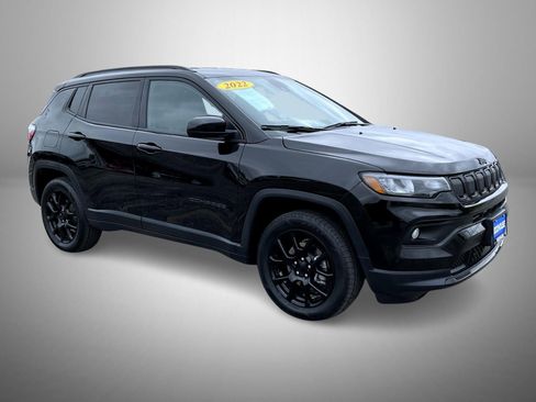 Used 2022 Jeep Compass Altitude w/ Convenience Group image 3