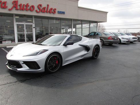 Used 2020 Chevrolet Corvette Stingray Coupe w/ Z51 Performance Package RWD image 4