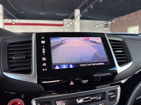 Used 2016 Honda Pilot Touring image 4