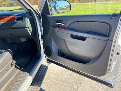 Used 2013 Chevrolet Avalanche LT w/ All-Star Edition image 17