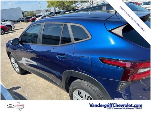 Used 2024 Chevrolet Trax LS FWD image 10