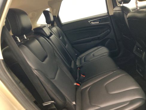 Used 2018 Ford Edge Titanium image 19