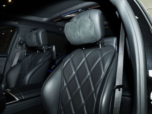 Certified 2022 Mercedes-Benz Maybach S 580 4MATIC image 36