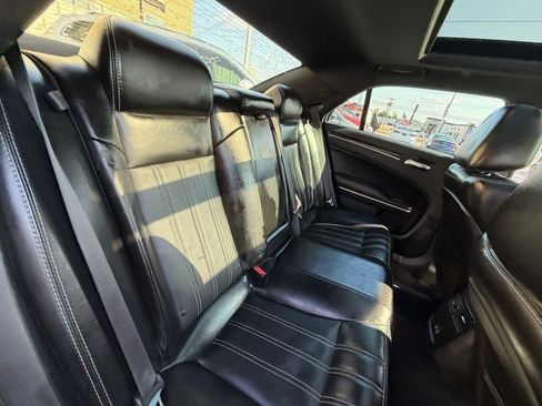 Used 2019 Chrysler 300 S w/ 300S Premium Group RWD image 17