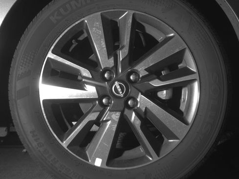 Used 2025 Nissan Versa SV image 13