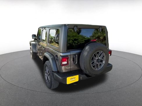 Used 2025 Jeep Wrangler Unlimited Sport AWD/4WD image 16