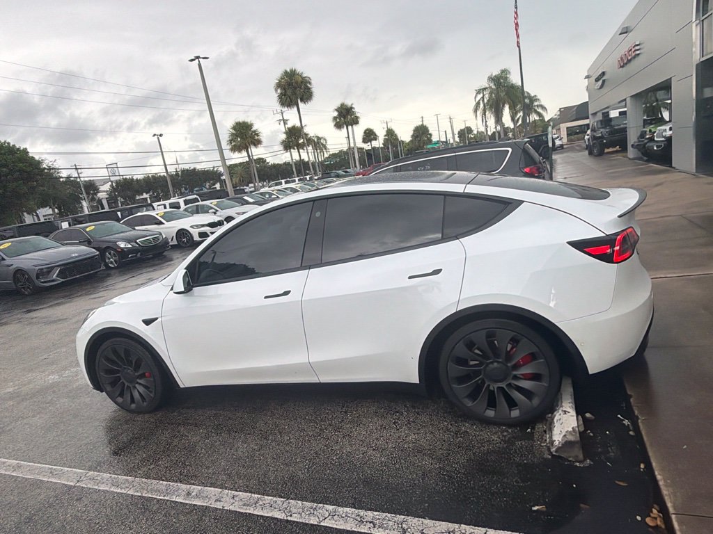 Used 2021 Tesla Model Y Performance AWD/4WD image 9