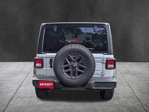 Used 2024 Jeep Wrangler Unlimited Sport AWD/4WD image 6