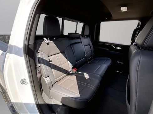 Certified 2024 Chevrolet Silverado 2500 High Country w/ High Country Premium Package AWD/4WD image 27