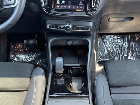 Used 2023 Volvo XC40 Recharge Ultimate AWD/4WD image 15