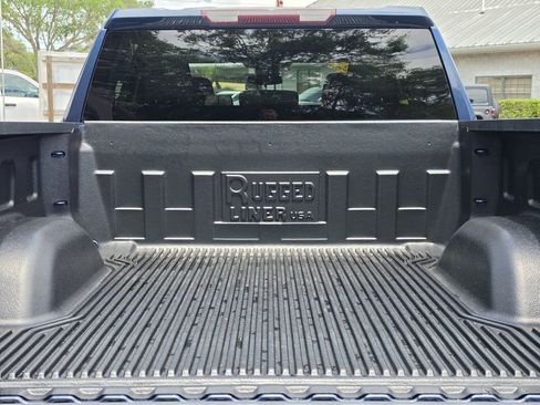 Used 2022 Chevrolet Silverado 1500 Custom RWD image 9