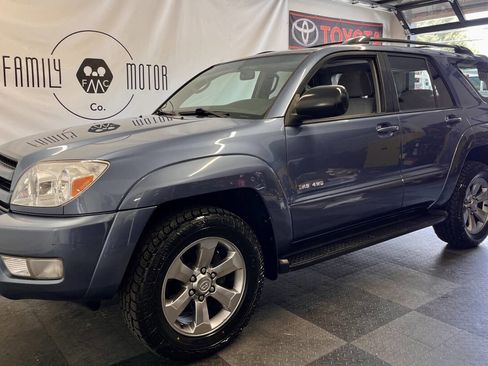 Used 2004 Toyota 4Runner SR5 AWD/4WD image 8