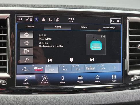 Used 2023 Chrysler Pacifica Touring-L FWD image 20