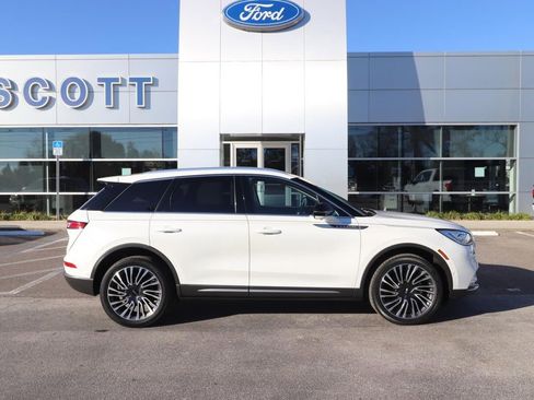 Used 2021 Lincoln Corsair Reserve w/ Equipment Group 201A image 17