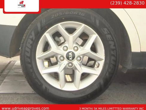 Used 2020 Kia Soul S FWD image 8