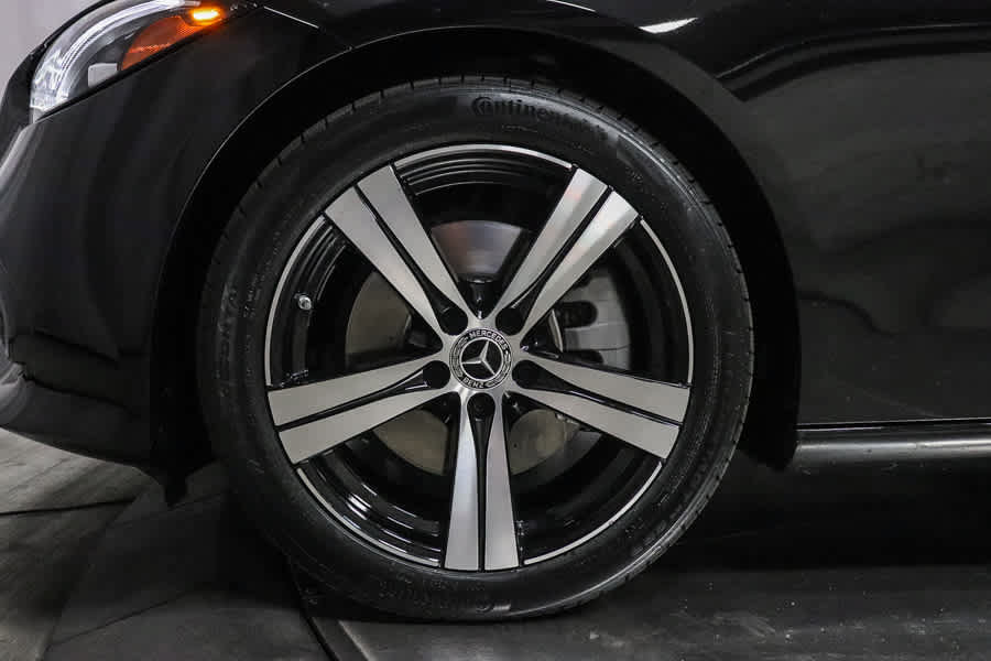 Used 2022 Mercedes-Benz C 300 Sedan image 11