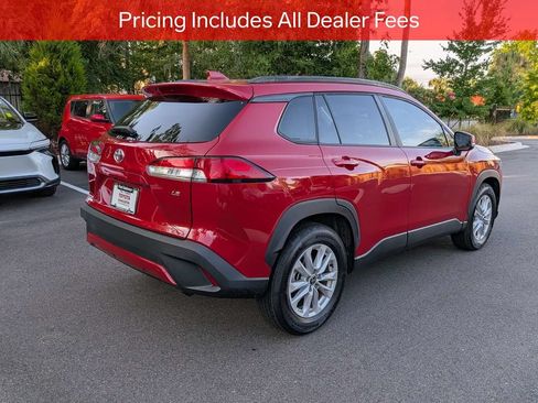 Certified 2022 Toyota Corolla Cross LE w/ Moonroof Package FWD image 5