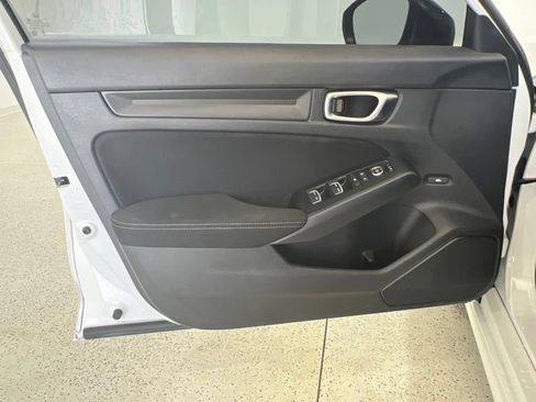 Used 2023 Honda Civic Sport image 19