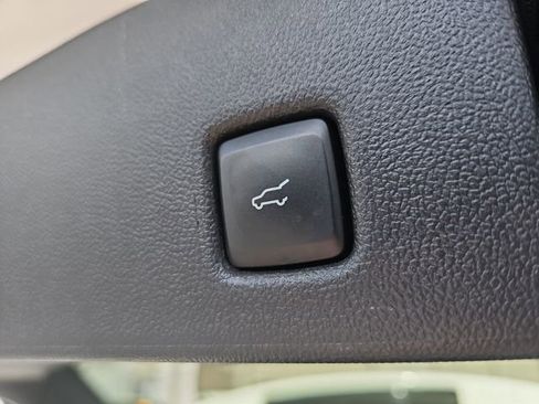 Used 2022 Ford Escape SE w/ Convenience Package image 13