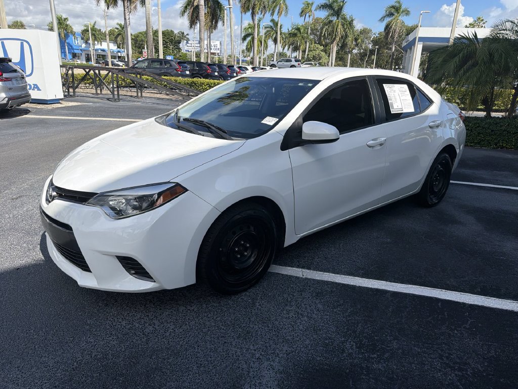 Used 2016 Toyota Corolla LE FWD image 4