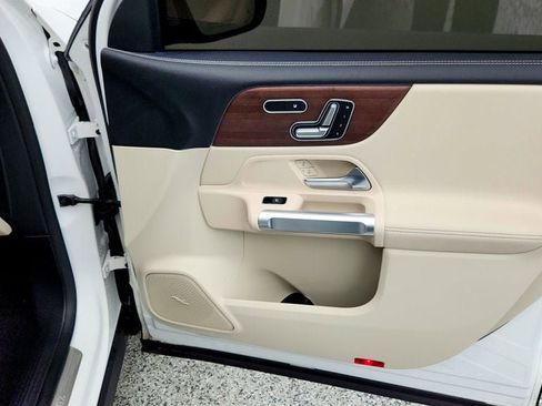 Used 2023 Mercedes-Benz EQB 350 4MATIC SUV w/ Exclusive Package image 24