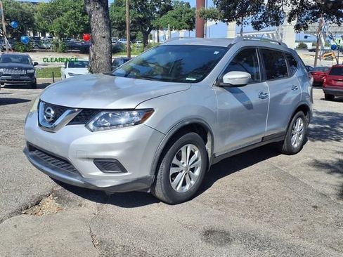 Used 2015 Nissan Rogue SV FWD image 2