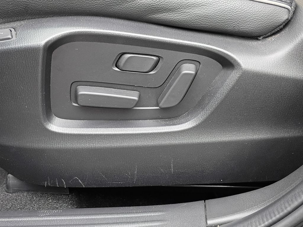 Used 2025 MAZDA CX-5 AWD 2.5 S w/ Preferred Package image 16