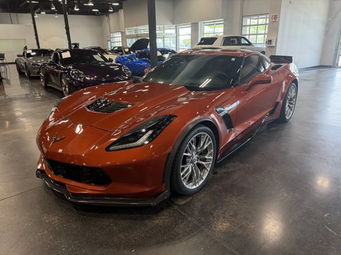 Used 2016 Chevrolet Corvette Z06 w/ 3LZ Preferred Equipment Group RWD image 3