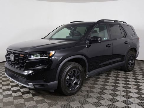 Used 2024 Honda Pilot TrailSport image 10