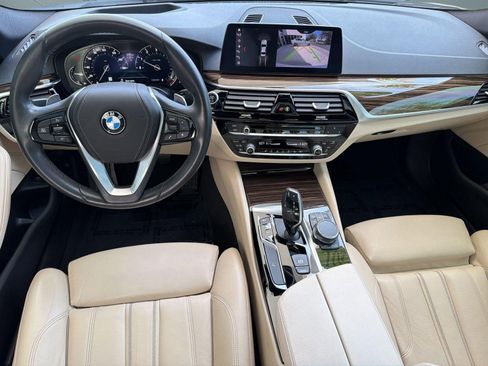 Used 2019 BMW 530i w/ Convenience Package RWD image 28
