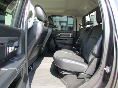 Used 2018 RAM 2500 Laramie w/ Sport Appearance Group image 10