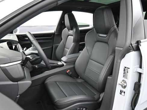 New 2026 Porsche Macan 4 Electric AWD/4WD image 5
