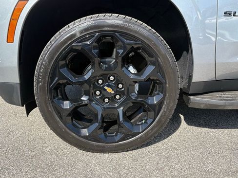 New 2026 Chevrolet Suburban RST w/ RST Capability Package AWD/4WD image 10