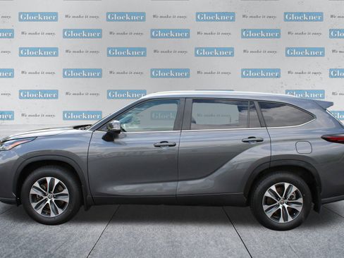 Used 2024 Toyota Highlander XLE AWD/4WD image 10