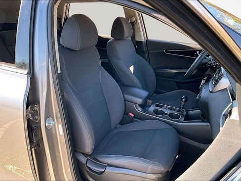 Used 2018 Kia Sorento L image 19