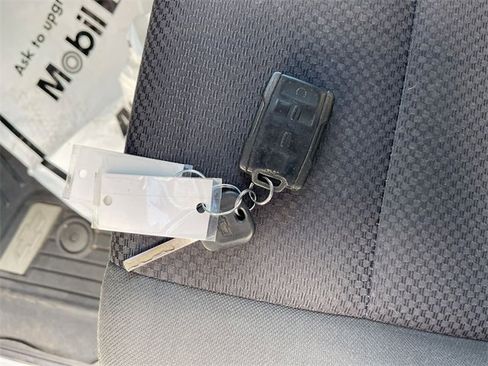 Certified 2018 Chevrolet Silverado 1500 LT w/ All Star Edition image 31