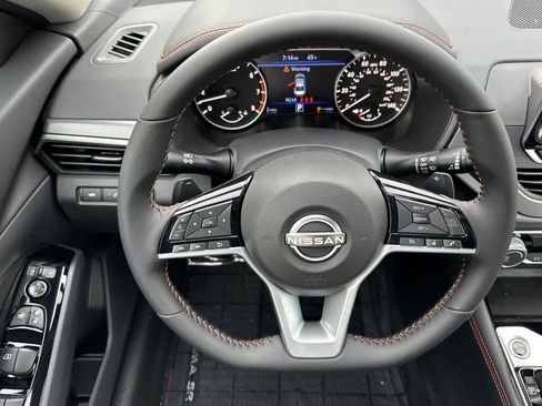 New 2025 Nissan Altima 2.5 SR image 14