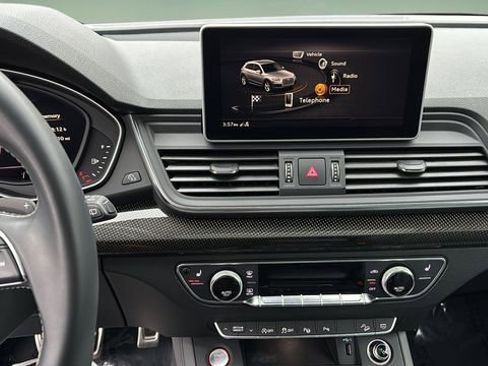 Used 2020 Audi SQ5 Prestige w/ Prestige Package image 10